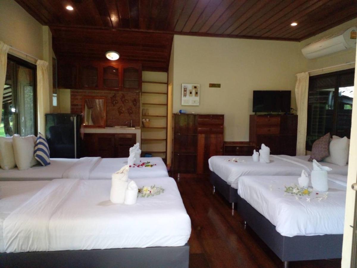 Baansuanleelawadee Resort Amphawa Exteriör bild