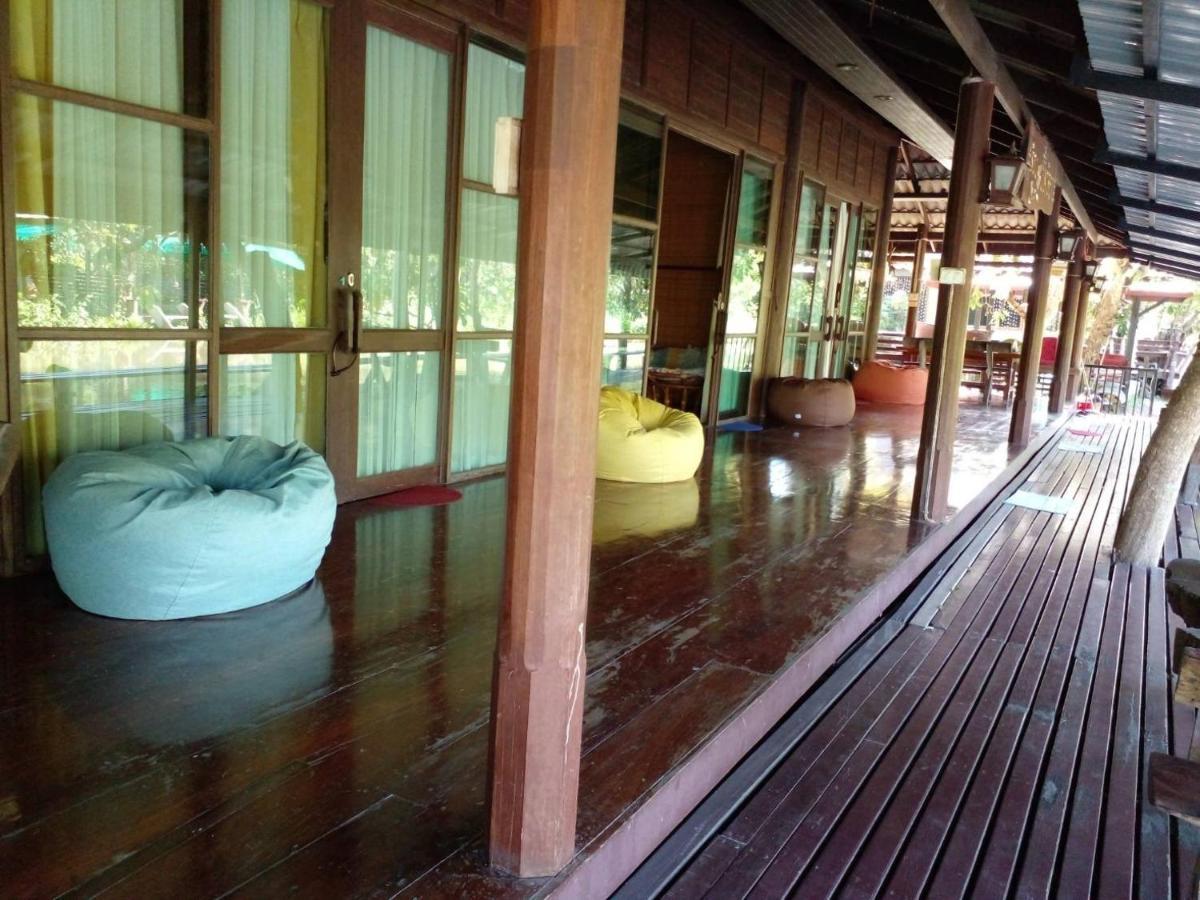 Baansuanleelawadee Resort Amphawa Exteriör bild