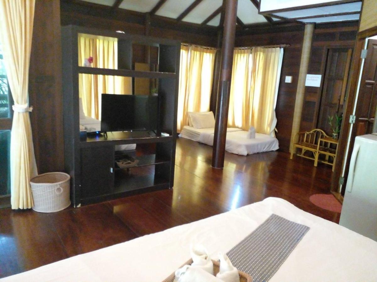 Baansuanleelawadee Resort Amphawa Exteriör bild