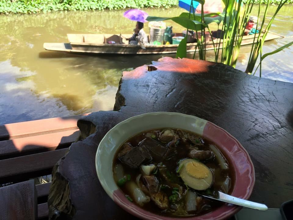 Baansuanleelawadee Resort Amphawa Exteriör bild
