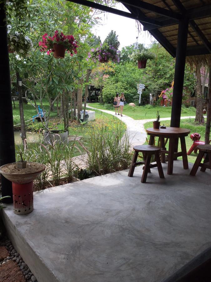 Baansuanleelawadee Resort Amphawa Exteriör bild
