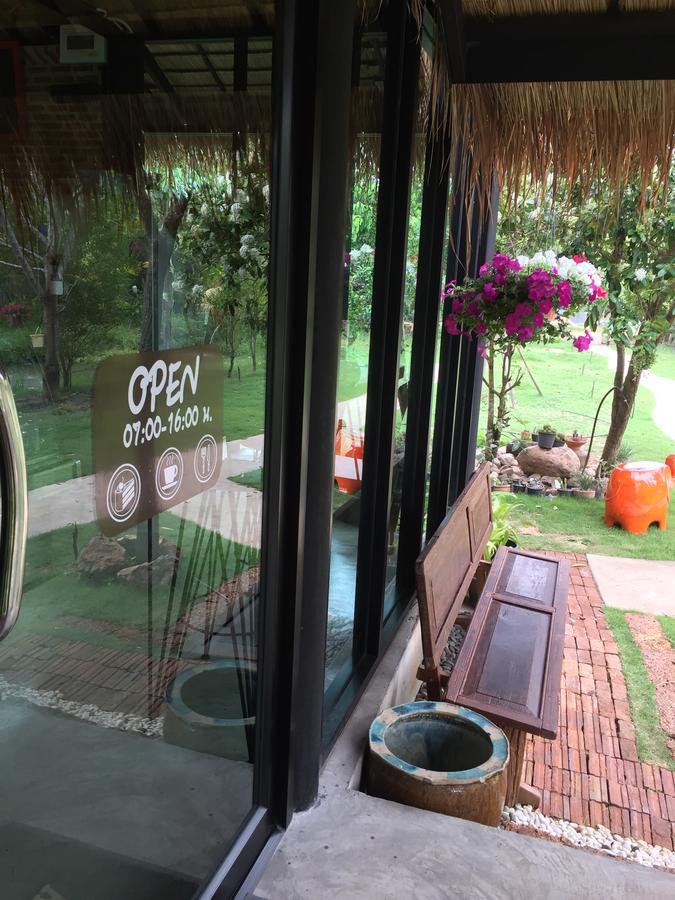 Baansuanleelawadee Resort Amphawa Exteriör bild