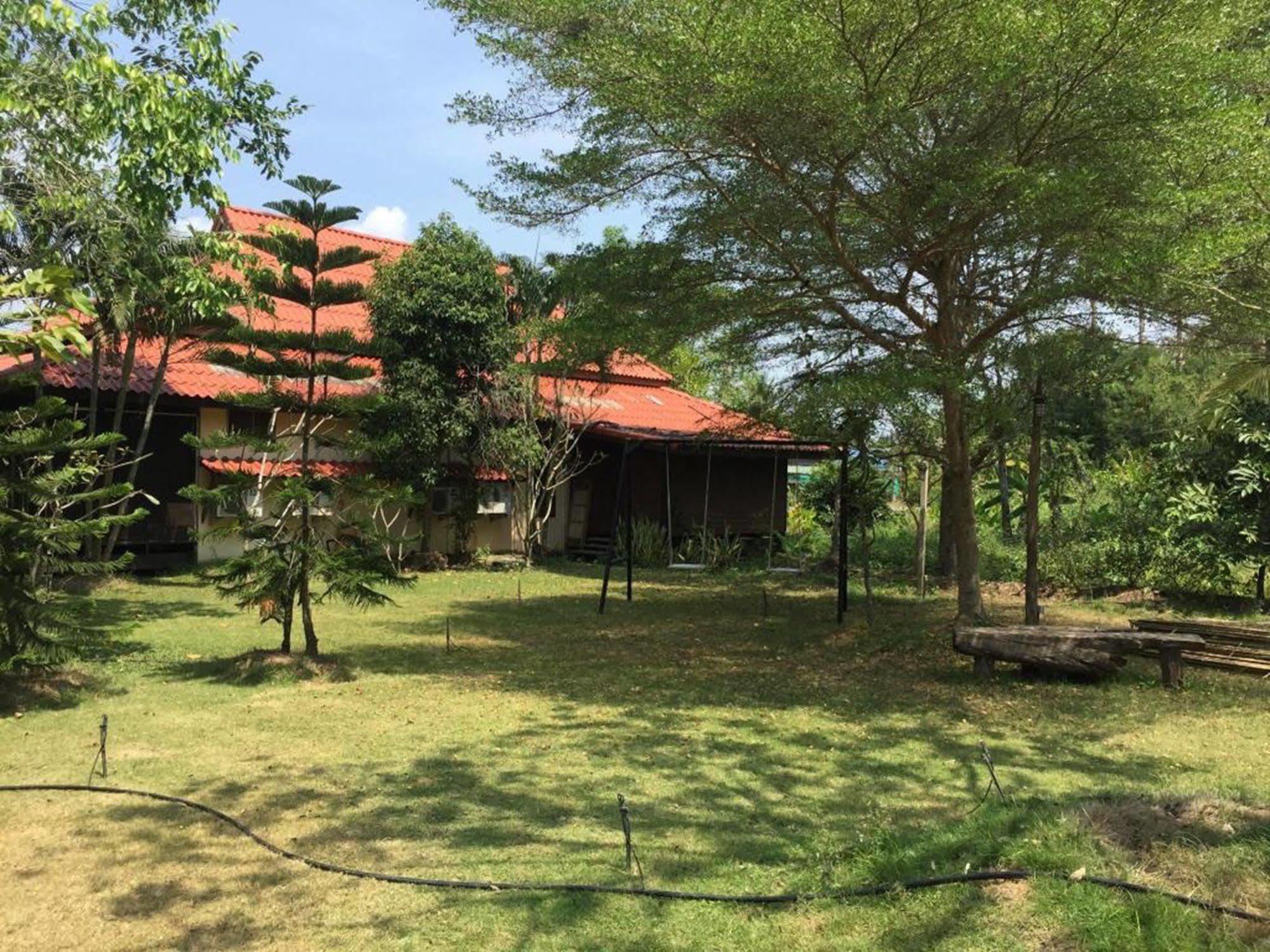 Baansuanleelawadee Resort Amphawa Exteriör bild