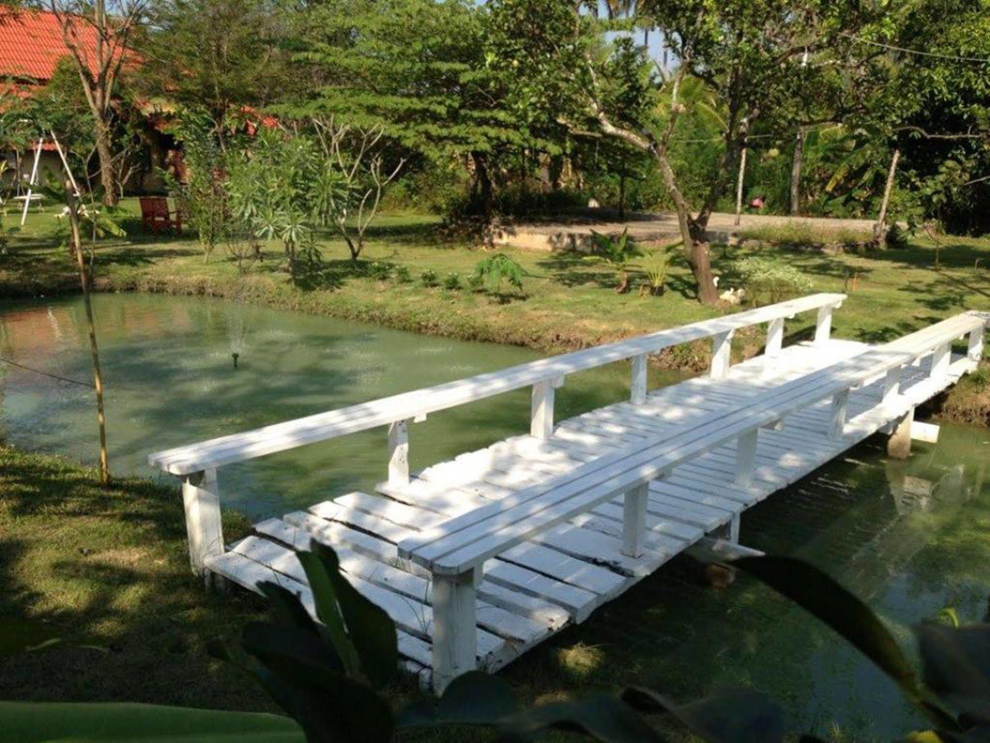Baansuanleelawadee Resort Amphawa Exteriör bild