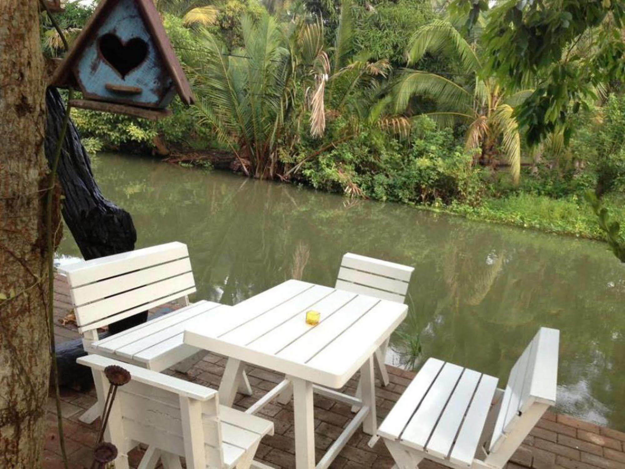 Baansuanleelawadee Resort Amphawa Exteriör bild
